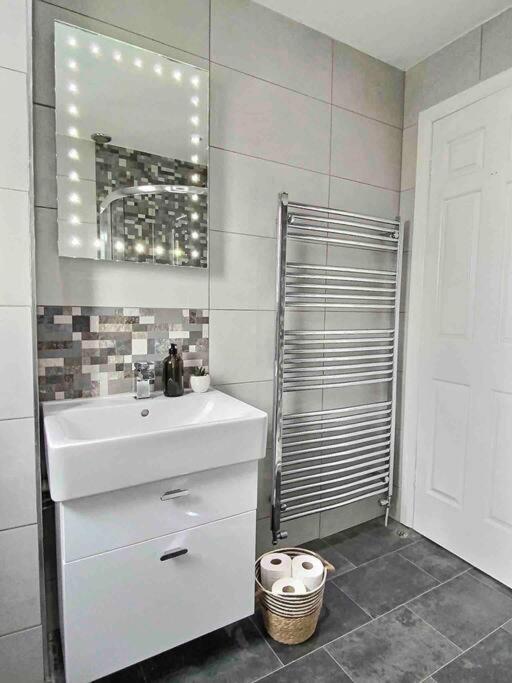 Home In Solihull - Near Nec, Bhx & Solihull Town Centre Μπέρμιγχαμ Εξωτερικό φωτογραφία